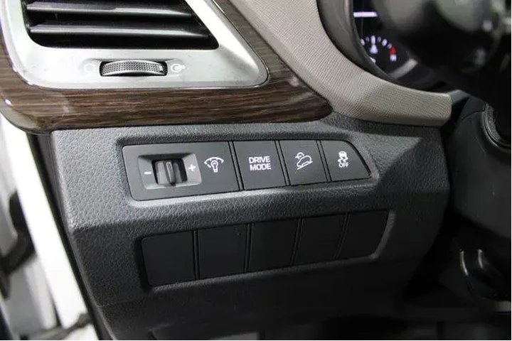 $11982 : Hyundai SANTA FE Sport 2017 image 8