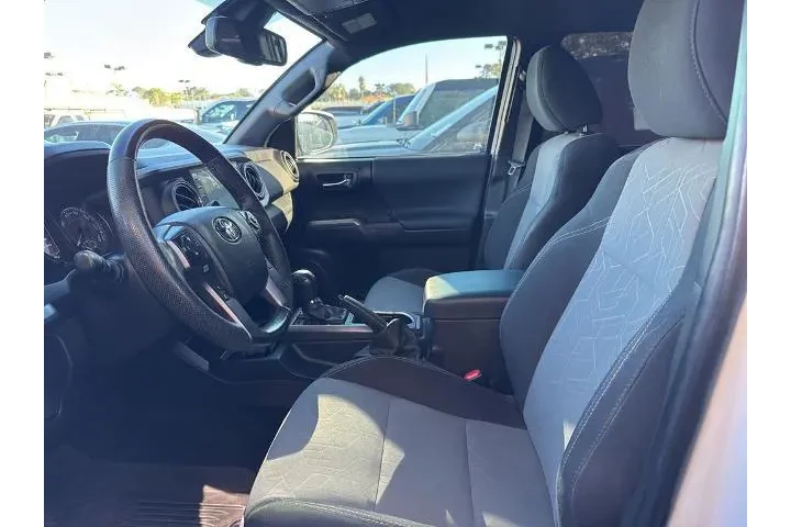 $28000 : Toyota Tacoma 2022 4x4 TRD S image 6