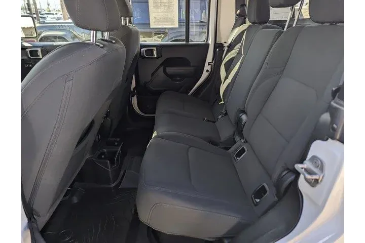 $32999 : Jeep Gladiator 2023 4x4 Spor image 9