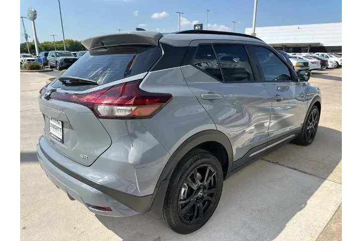 $20995 : Nissan Kicks 2024 SR 4dr Cro image 5