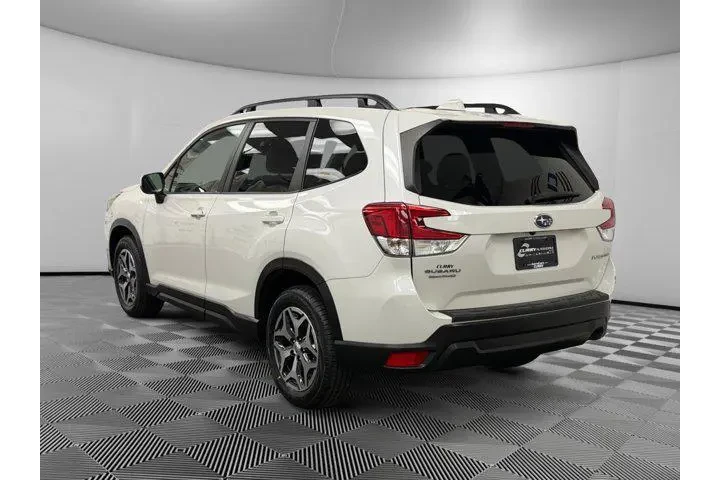 $27488 : Subaru Forester 2022 AWD Pre image 3