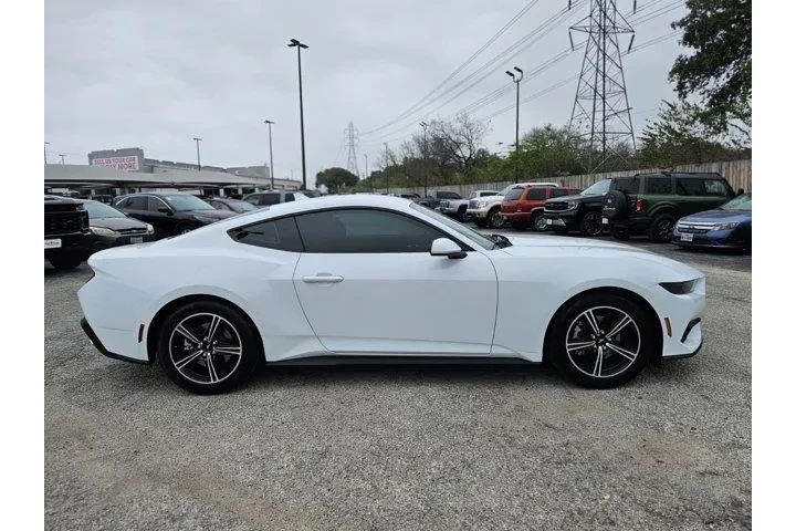 $33500 : Ford Mustang 2025 EcoBoost 2 image 2