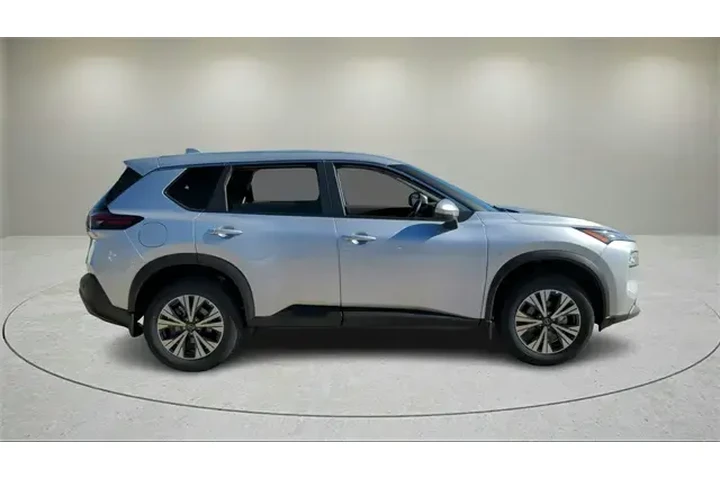 $19957 : Nissan Rogue 2022 SV 4dr Cro image 10
