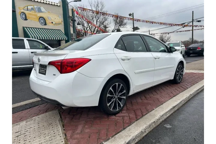 $10995 : 2017 Corolla SE image 4