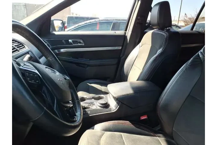 $16478 : Ford Explorer 2018 AWD XLT 4 image 6