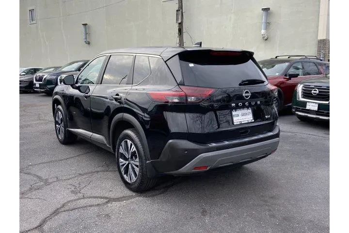 $14487 : Nissan Rogue 2023 SV 4dr Cro image 6