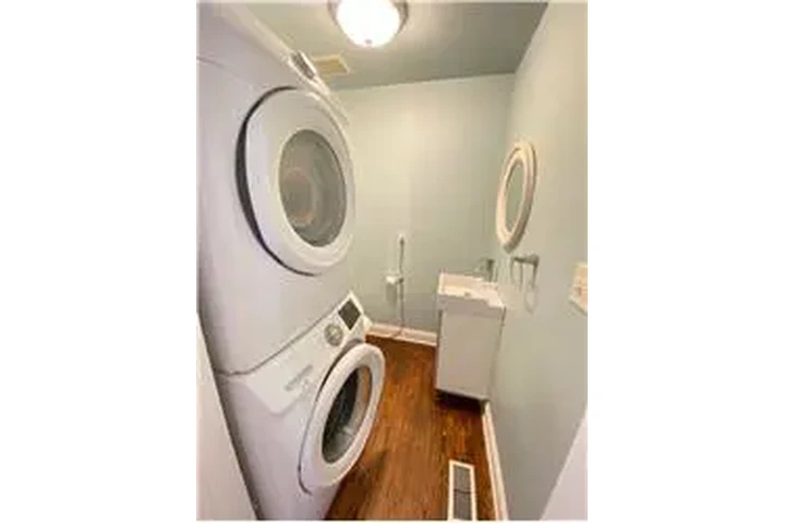 $2400 : Rental property with 2 bedro image 7