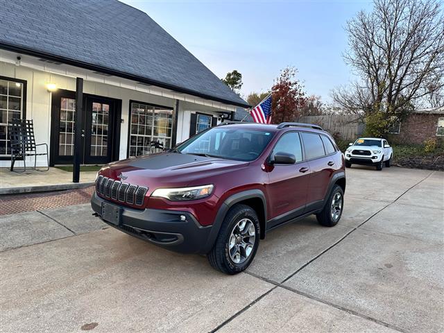 $18995 : 2019 Cherokee image 1