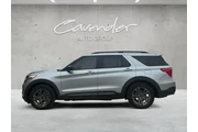 $30631 : Ford Explorer 2023 XLT 4dr S thumbnail
