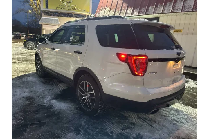 $16995 : 2017 Explorer Sport image 4
