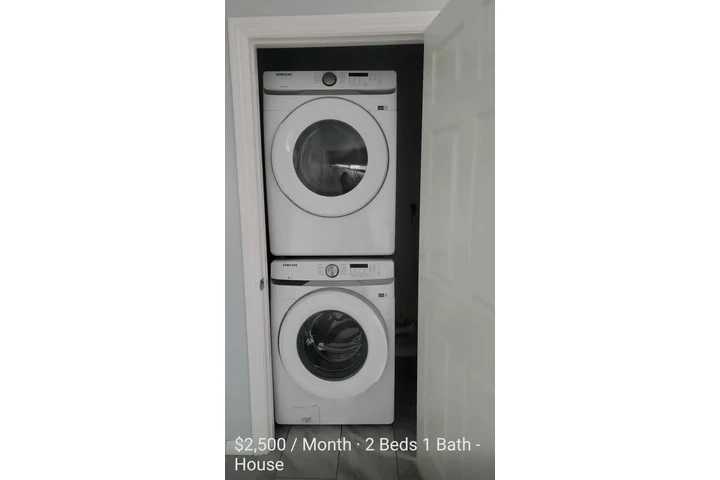 $2500 : Casa en South Gate image 6