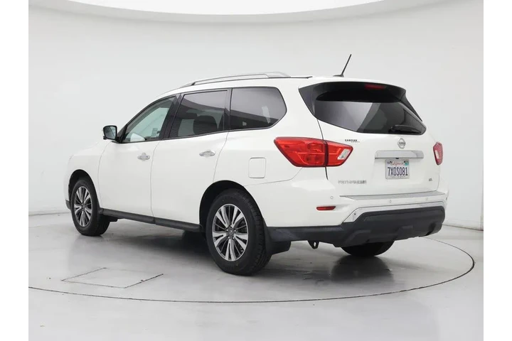 $17998 : Nissan Pathfinder 2017 SL 4d image 2
