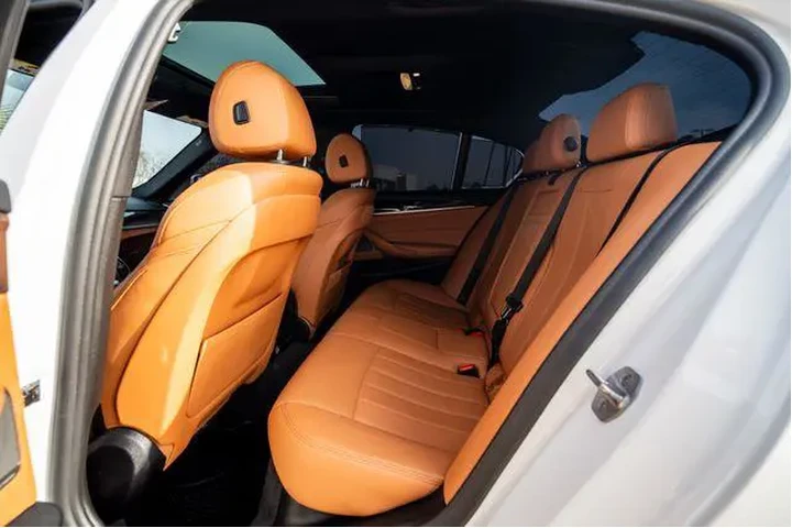 $31306 : BMW 5 Series 2021 540i 4dr S image 8