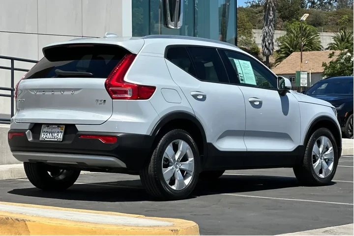 $24900 : Volvo XC40 2022 AWD T5 Momen image 3