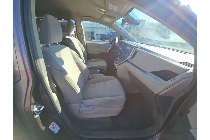 $14995 : 2018 Sienna LE 8-Passenger image 6