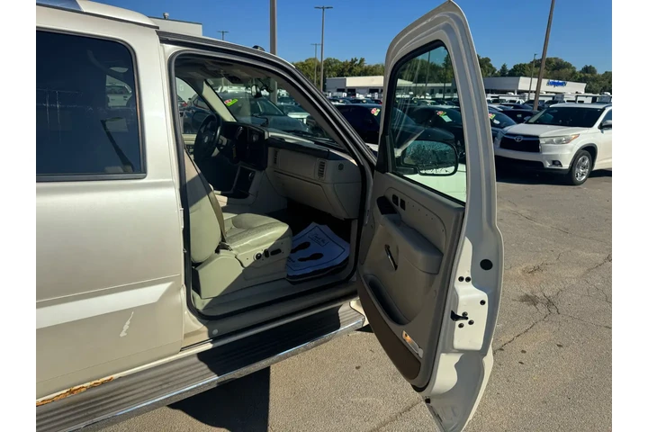$4450 : 2005 Escalade 4dr AWD image 8