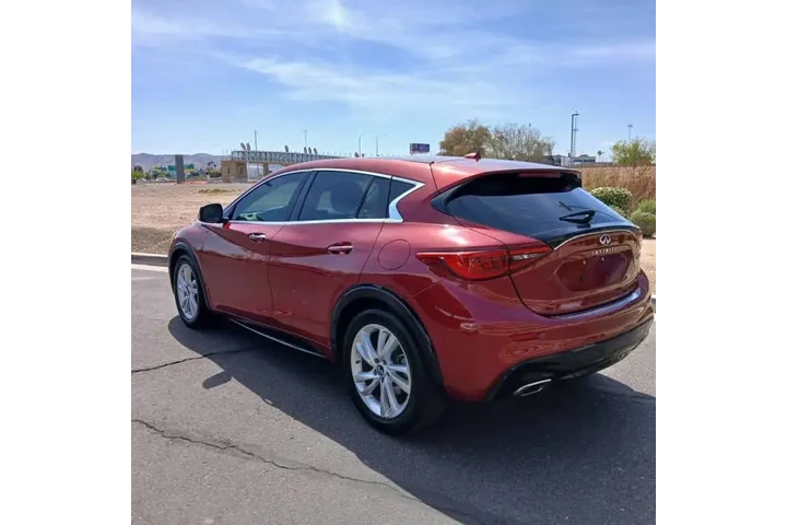 $10995 : 2017 QX30 Luxury image 8