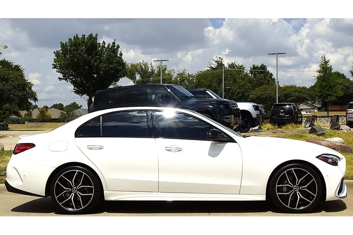 $43998 : 2025 C 300 Sedan image 8