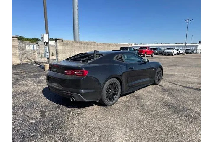 $26982 : Chevrolet Camaro 2021 LS 2dr image 7