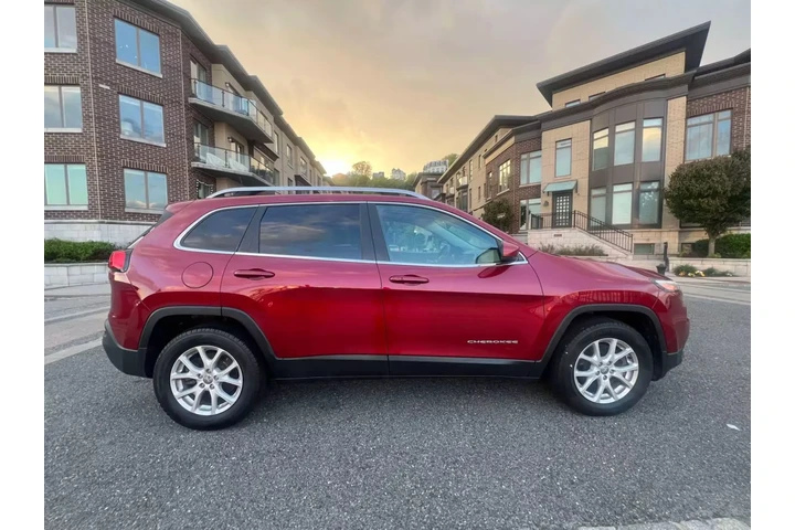 $9495 : 2017 JEEP CHEROKEE LATITUDE S image 8