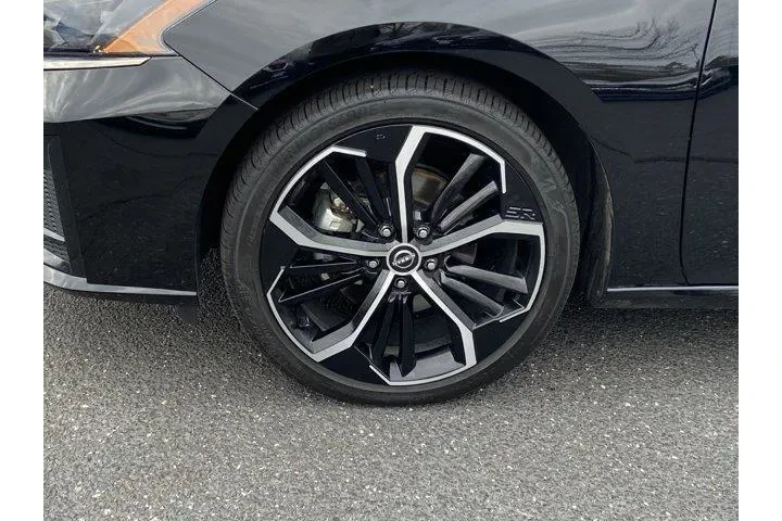 $21050 : Nissan Altima 2025 2.5 SR 4d image 8