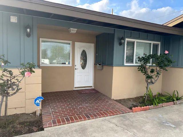 $1700 : Anaheim 4 bedroom, 2 bathroom image 2