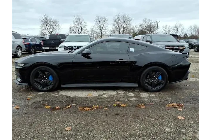 $28998 : Ford Mustang 2024 EcoBoost 2 image 2