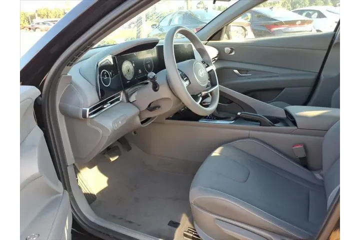 $23990 : Hyundai ELANTRA 2024 SEL 4dr image 6