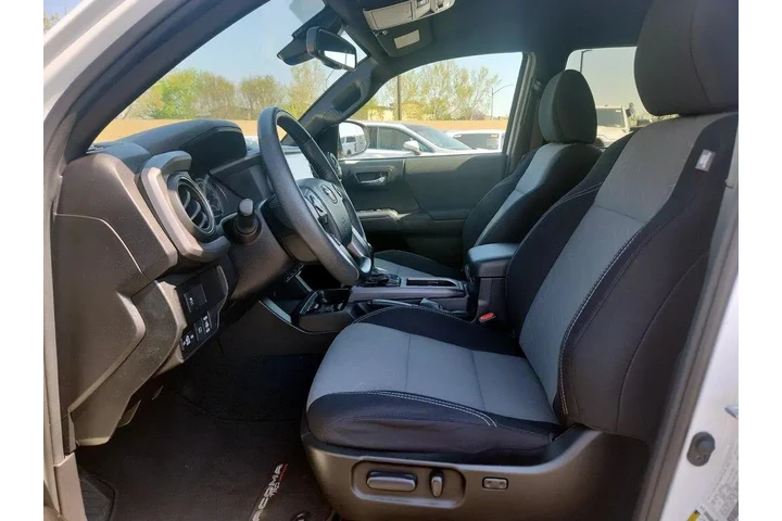 $31998 : Toyota Tacoma 2021 4x2 TRD O image 10