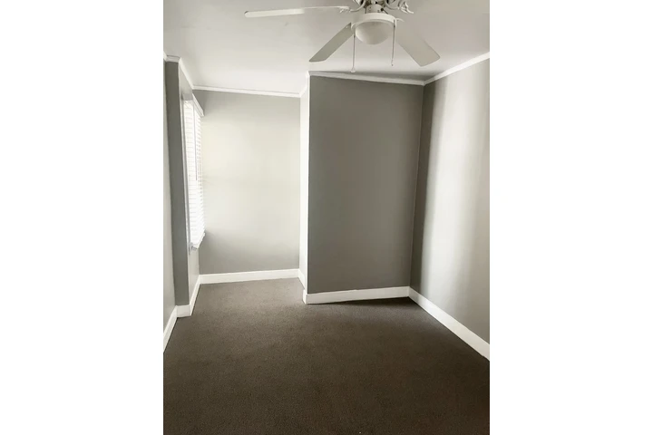 $1700 : APT 1 REC, 1 BA EN HAWTHORNE image 9