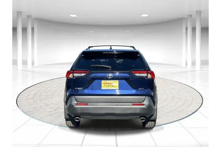 $28999 : Toyota RAV4 2022 XLE Premium image 3
