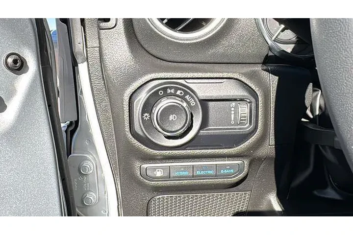 $31075 : Jeep Wrangler 2023 4x4 Sahar image 7