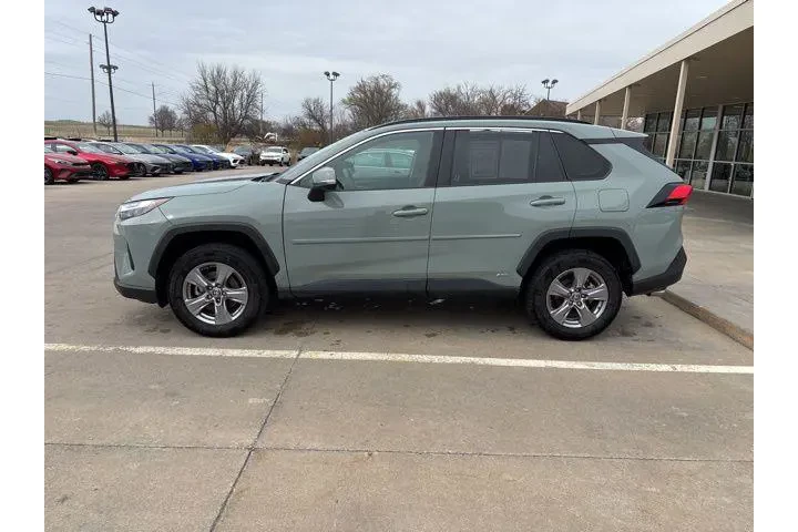 $31998 : Toyota RAV4 Hybrid 2023 AWD image 2