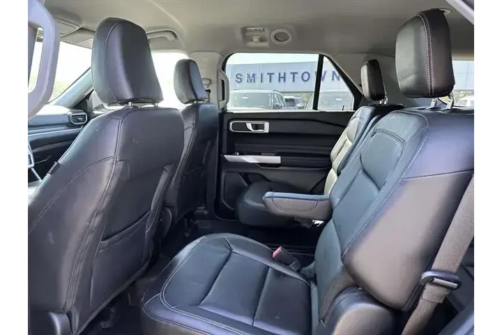 $31555 : Ford Explorer 2023 AWD XLT 4 image 10