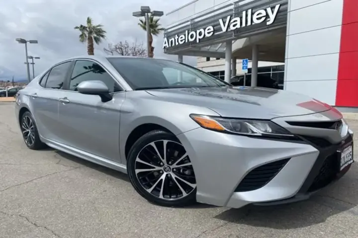 $19888 : 2018 Toyota Camry image 1