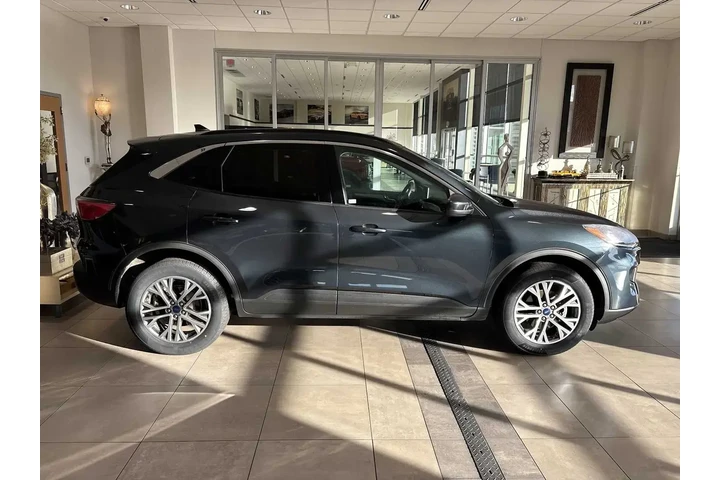 $18993 : Ford Escape 2022 AWD SEL 4dr image 2