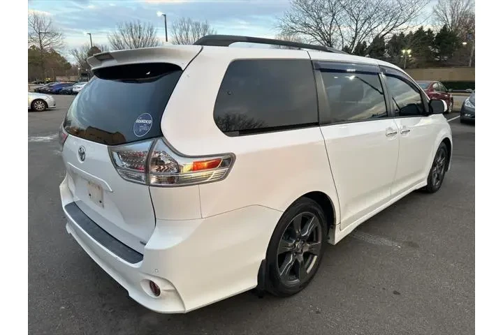 $24999 : Toyota Sienna 2019 SE 8-Pass image 4