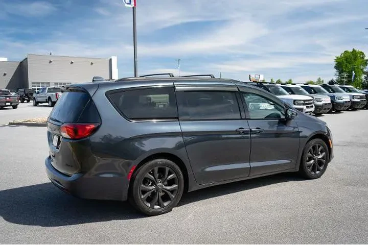 $13888 : Chrysler Pacifica 2019 Limit image 10