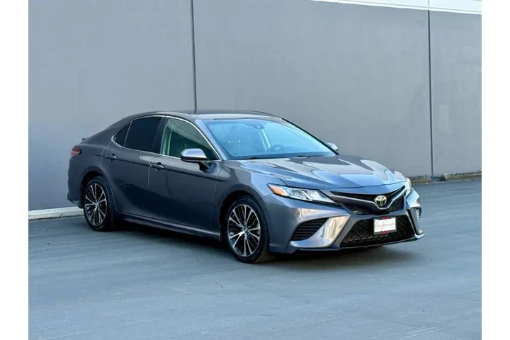 $16440 : 2018 Camry image 2
