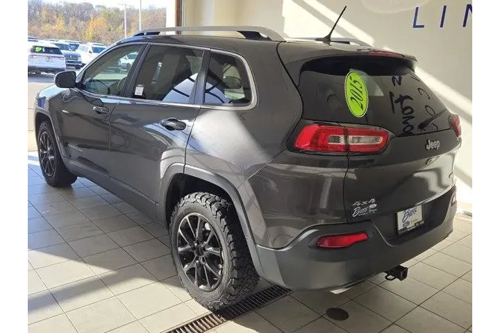 Jeep Cherokee 2015 4x4 Latit image 9