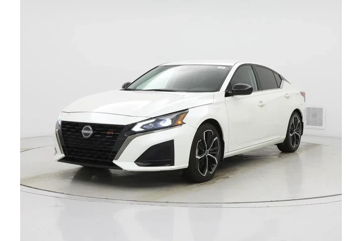 $21998 : Nissan Altima 2023 2.5 SR 4d image 4