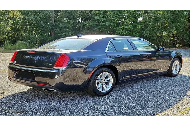 $11973 : Chrysler 300 2018 Touring 4d image 5