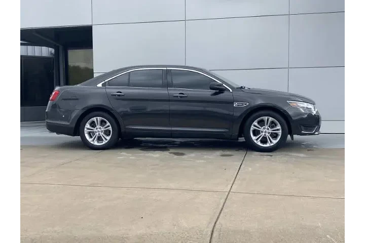 $13997 : Ford Taurus 2018 SE 4dr Seda image 3