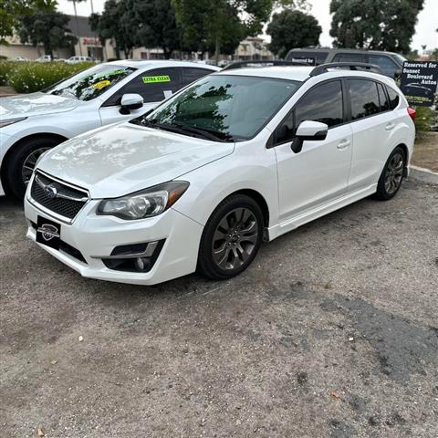 2015 Subaru Impreza Hatchback image 1