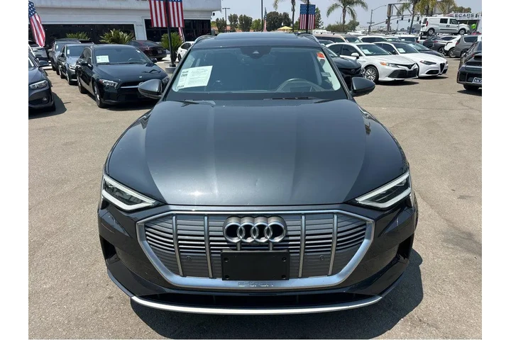 $20999 : 2019 e-tron Prestige image 3