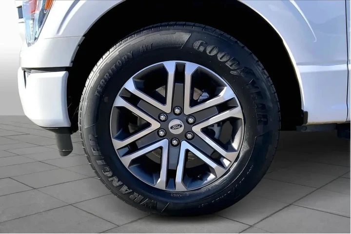 $31687 : Ford F-150 2022 4x2 XL 4dr S image 10