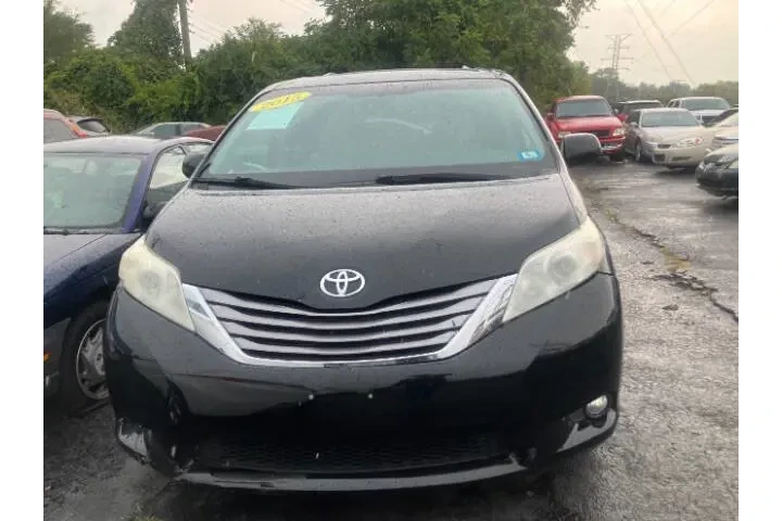 $16900 : 2015 Sienna image 5