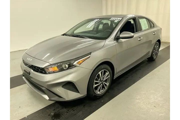 $18278 : Kia Forte 2024 LXS 4dr Sedan image 5