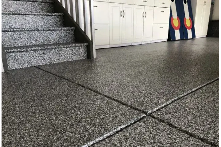 Beautiful Floor Epoxy - Garage image 2