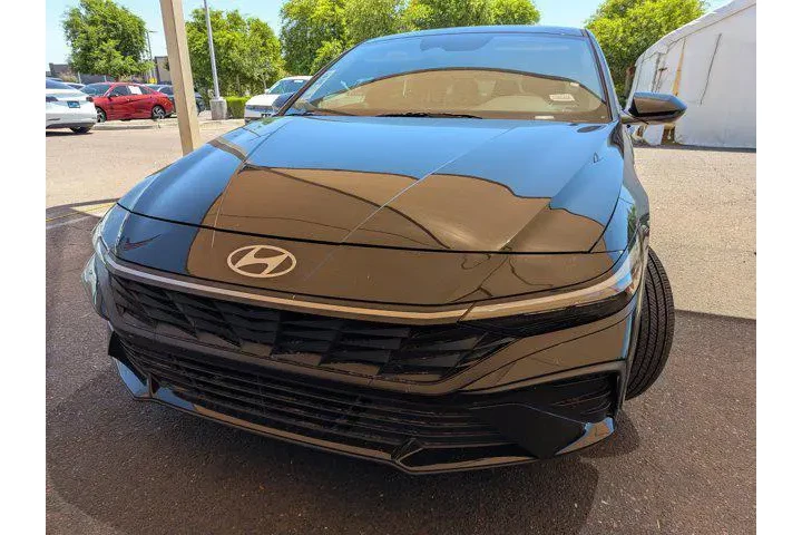 $20451 : Hyundai ELANTRA 2024 SEL 4dr image 7